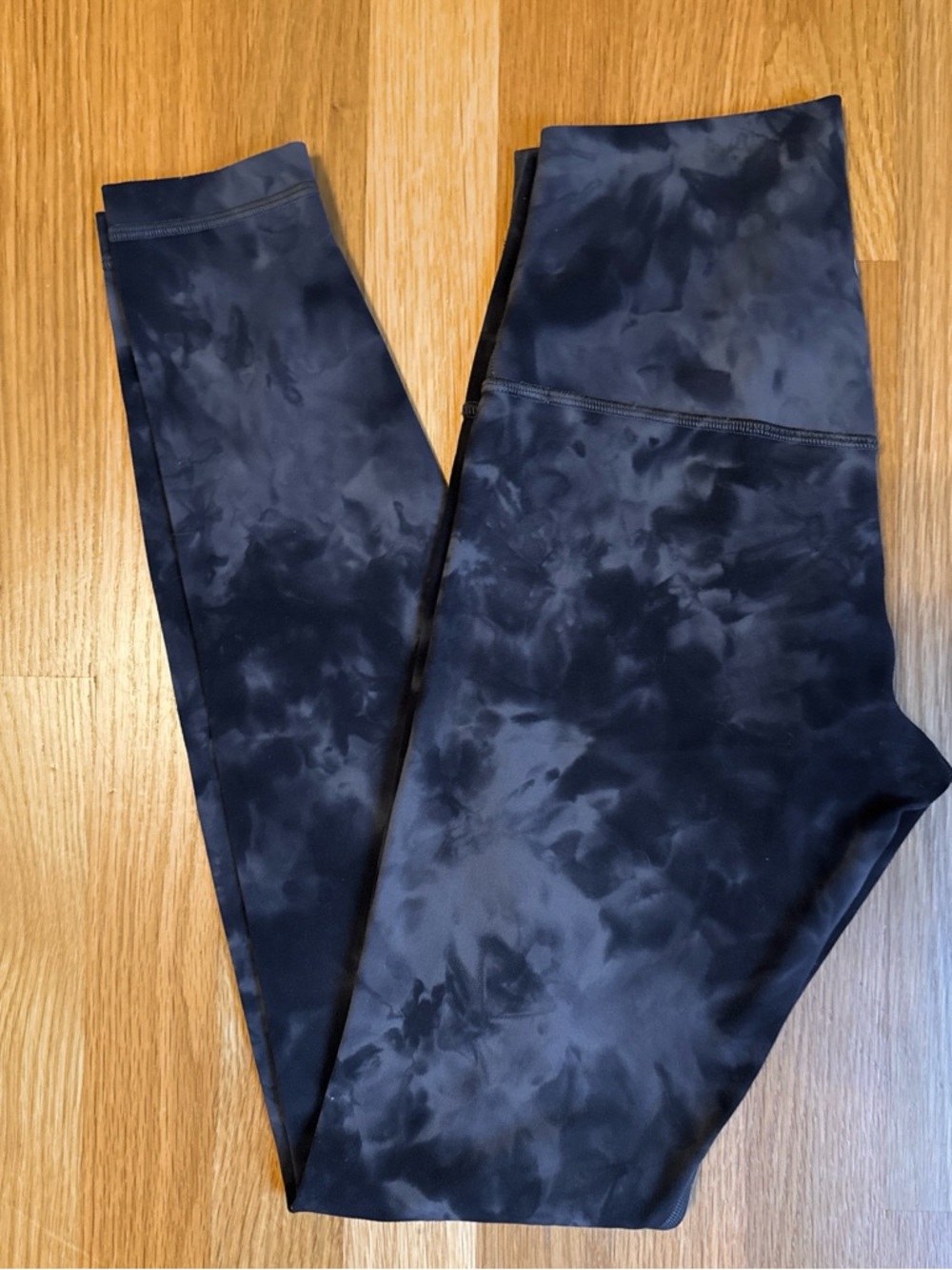 lululemon athletica Women's Navy Tie-Dye High-Rise Leggings - Picture 3 of 5